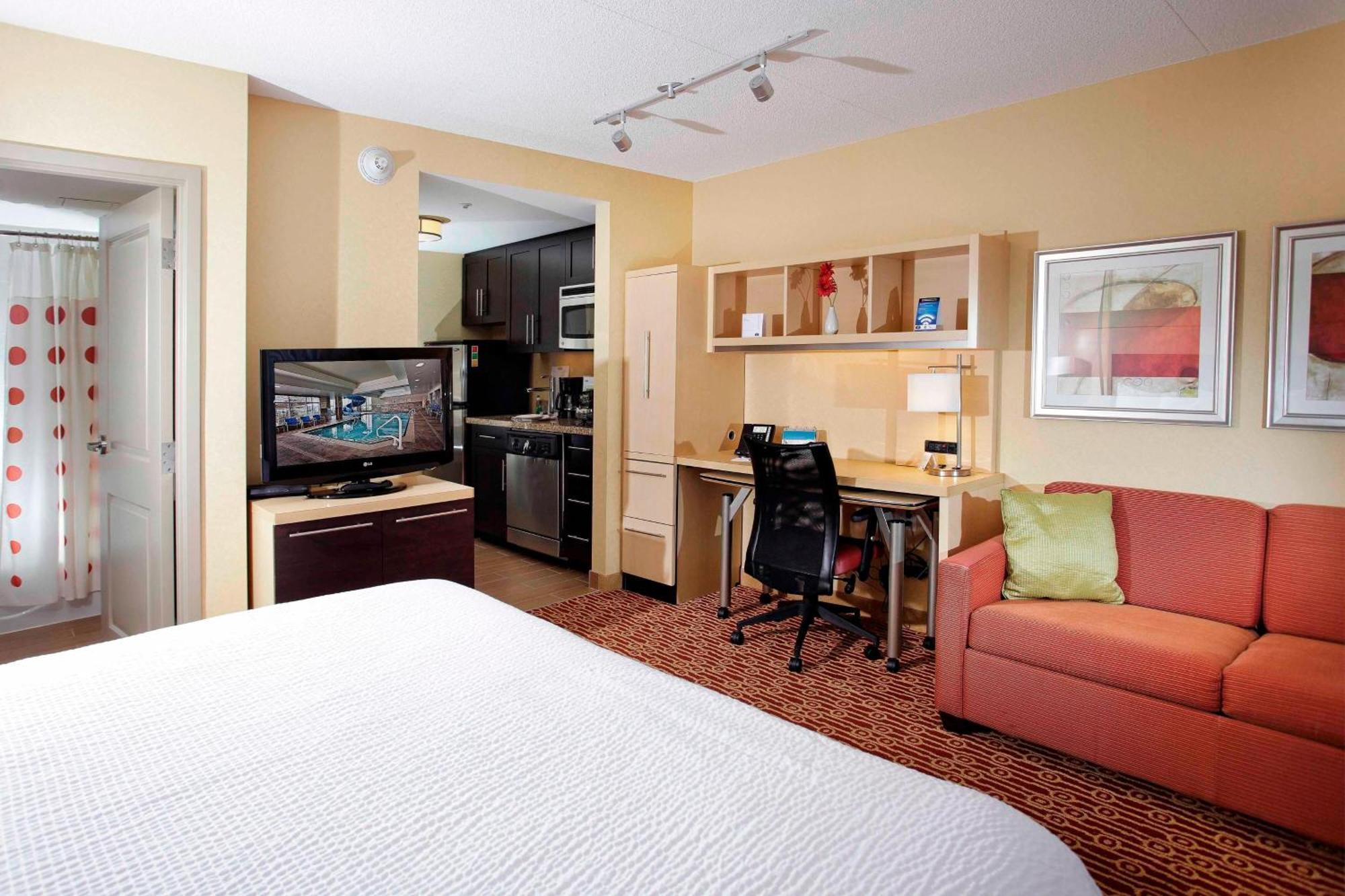 Towneplace Suites By Marriott Sudbury Exterior photo
